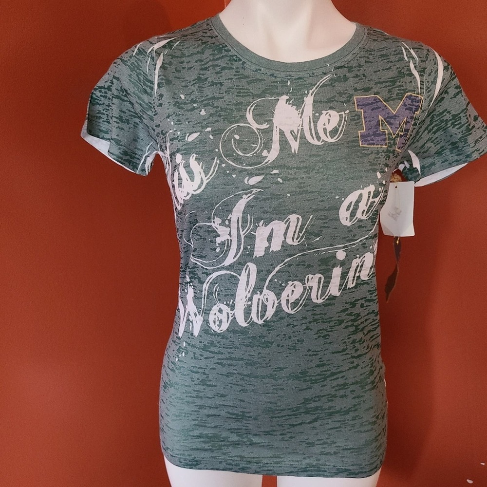 Kiss Me I'm a Wolverine Michigan shirt Size Large